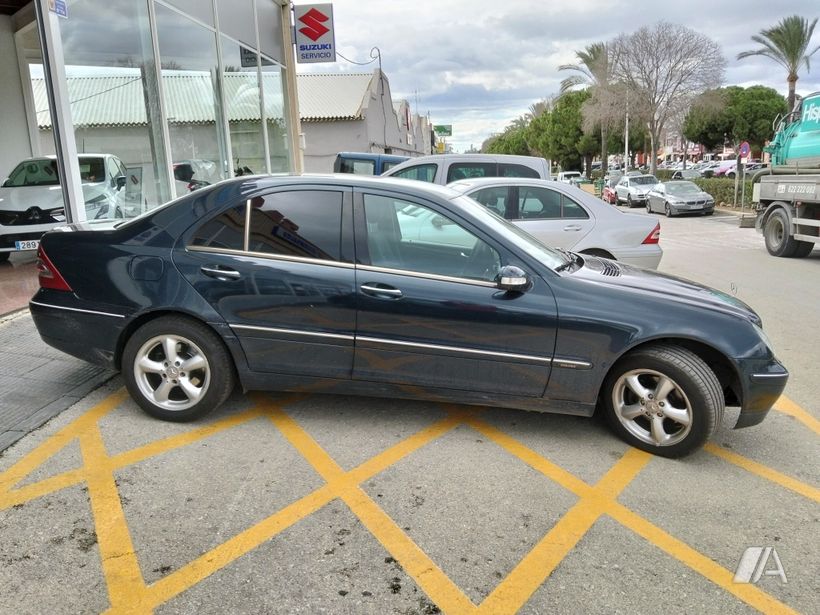 MERCEDES-BENZ Clase C 220