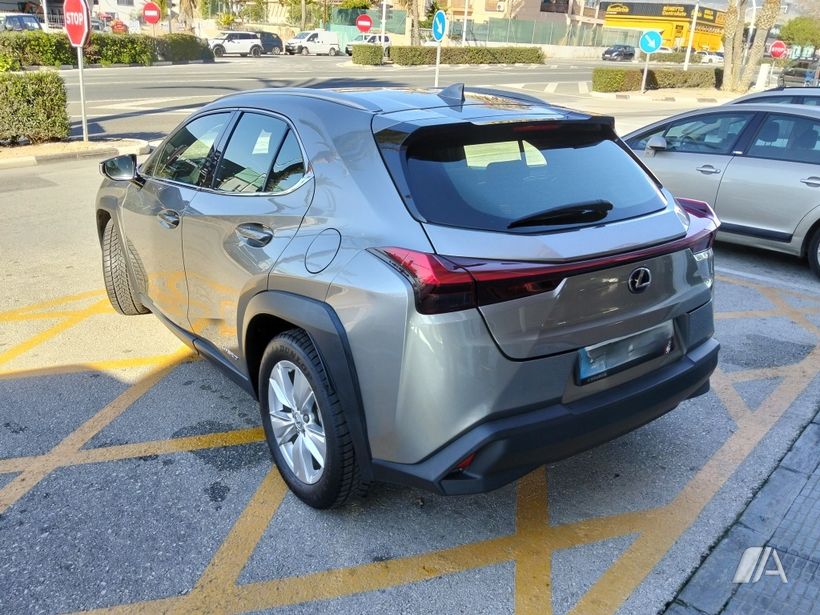 LEXUS UX 250h 2020